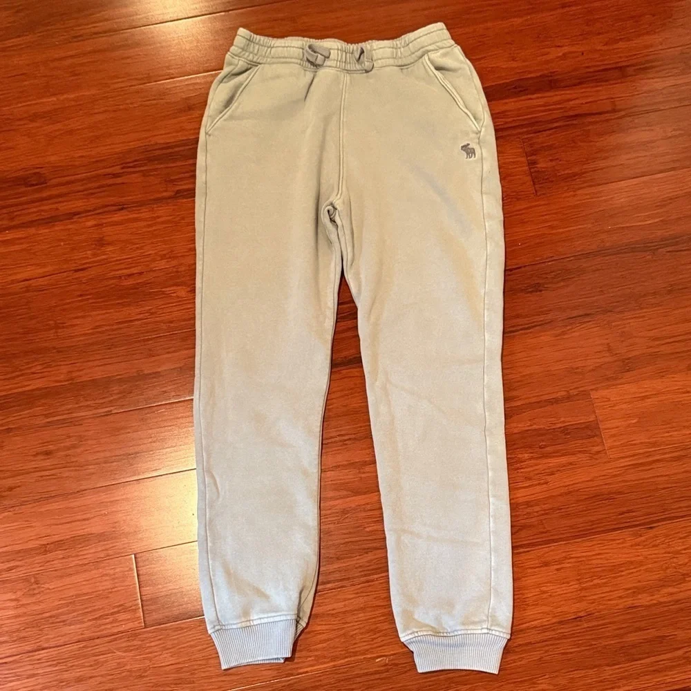 Abercrombie Essential Icon Light Gray Joggers
